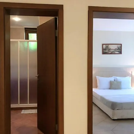 Sunny Santa Marina Apartment *
